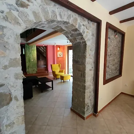 וילה Giusvalla Forest & Retreat, Liguria דגו