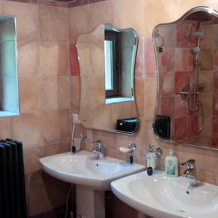 Villa Giusvalla Forest Village *