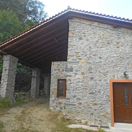 Villa Giusvalla Forest Village *