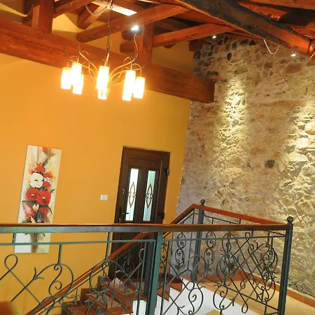 别墅 Giusvalla Forest Village *