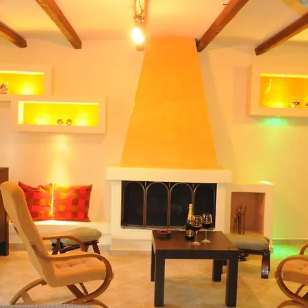 Villa Giusvalla Forest Village *