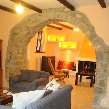 别墅 Giusvalla Forest Village *