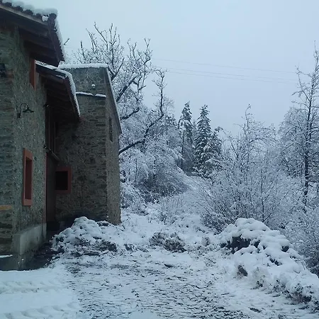 וילה Giusvalla Forest & Retreat, Liguria דגו