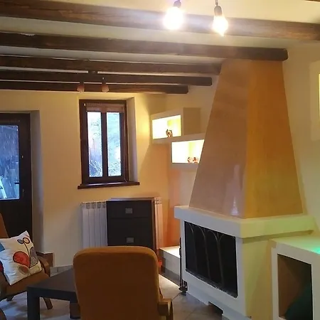 别墅 Giusvalla Forest Village Dego