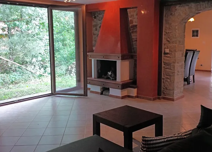 Villa Giusvalla Forest Village *